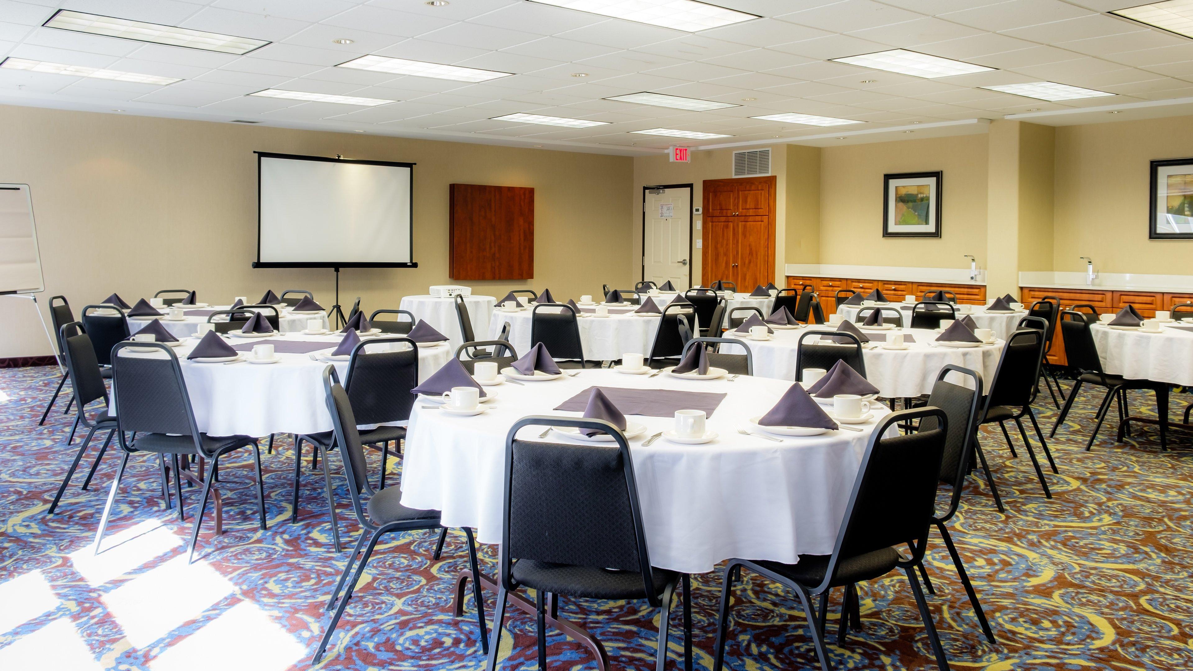 Holiday Inn Express Hotel & Suites - Edmonton International Airport By Ihg Ниску Екстериор снимка
