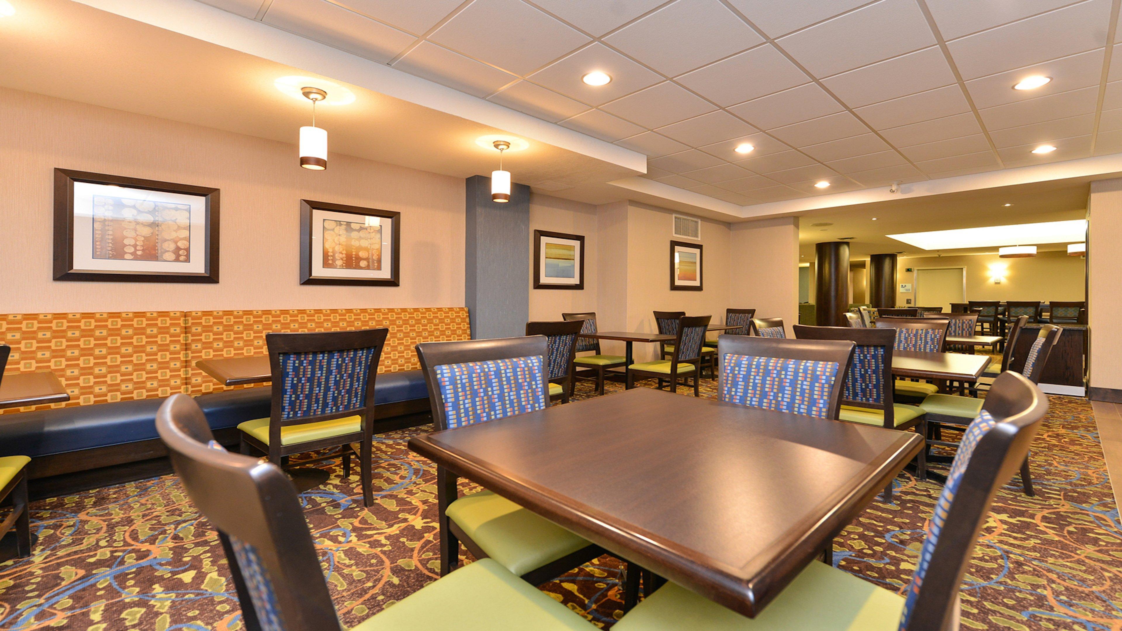 Holiday Inn Express Hotel & Suites - Edmonton International Airport By Ihg Ниску Екстериор снимка